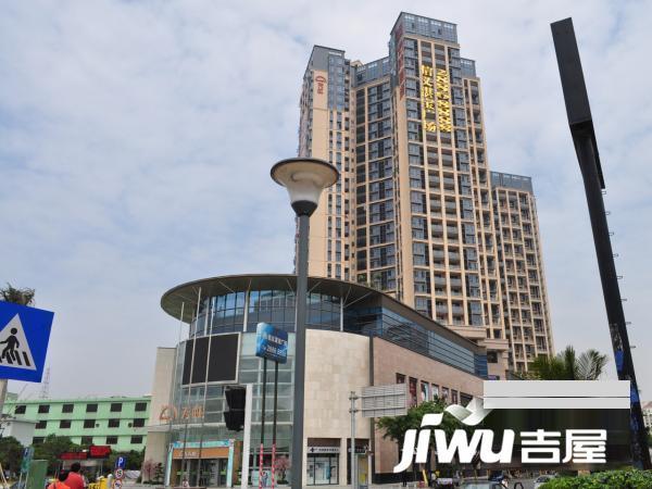 一 房源优势: 1.此房户型:3室,朝向:南北通透,格局相当漂亮,空间利用率大,特别好摆家具和电器。 2.户型,位置独特,视野开阔,空气清新,特别适合居家过日子。 3.本房价位超值,唯一几套抄底房之, 请大家把握好机会。 4.本房交通方便,周边公交:周边地铁:3号线 - 塘坑;公交线路:公交(城市花园站、龙洲百货站):309、351、357、366、380B、536、616、651、661、812、832、863、865、870 高速公路:深惠公路、水官高速公路、深平快速路、盐排高速公路附近地铁:暂无资料